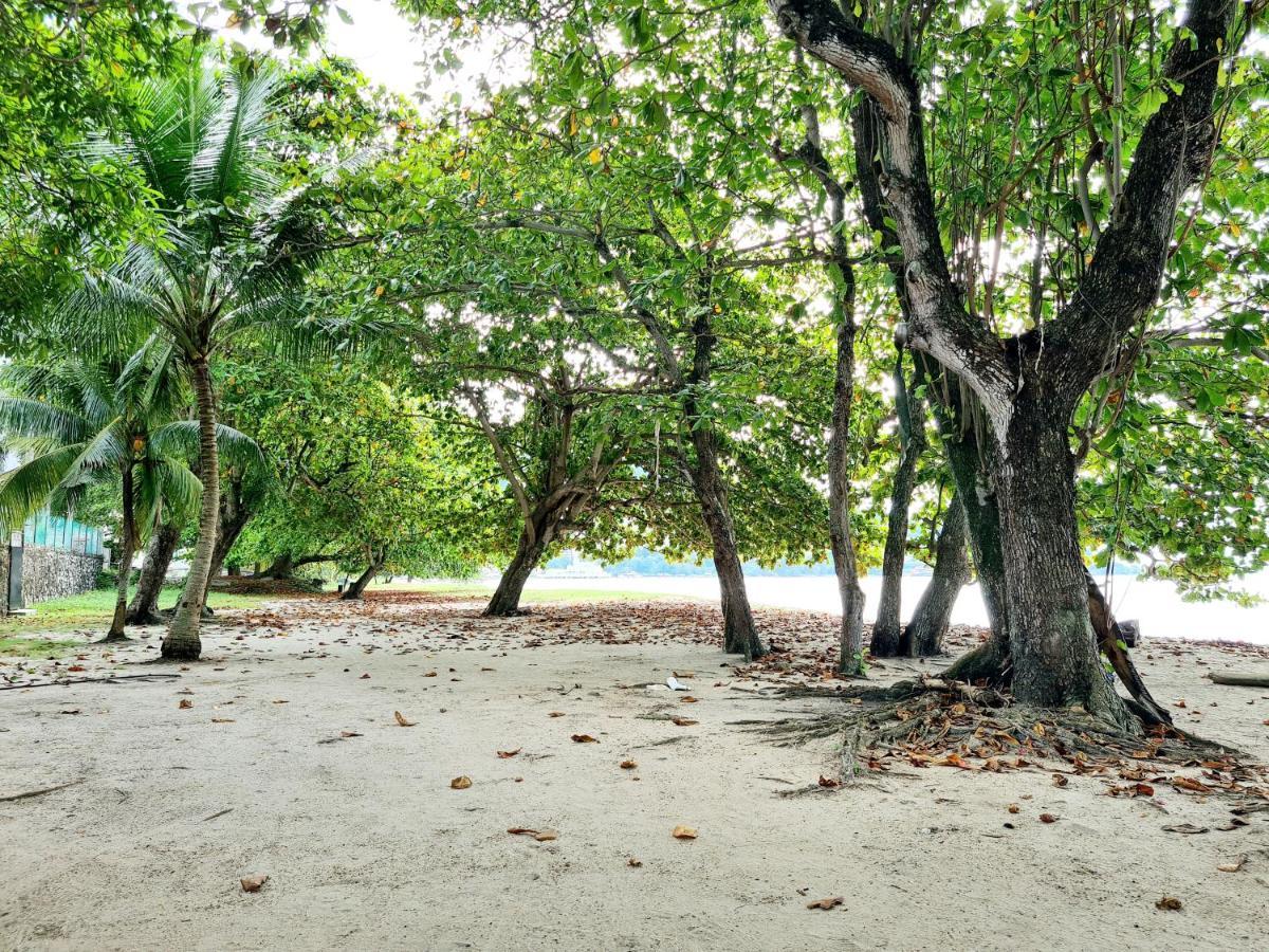527 Beachhouse L 5 Bedroom With Swimming Pool - 3min Walk To The Holiday home Tanjung Bungah (Penang)