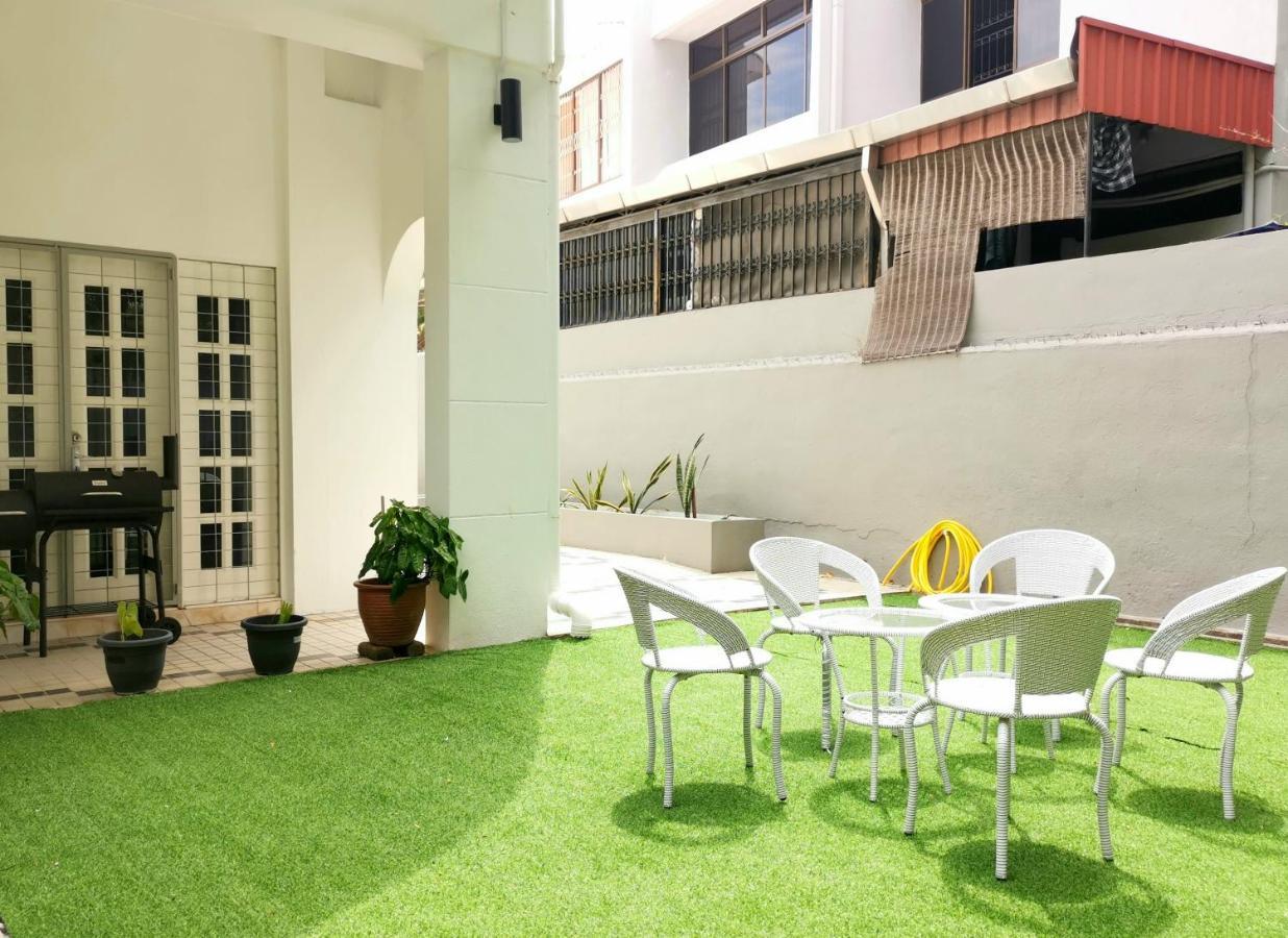 527 Beachhouse L 5 Bedroom With Swimming Pool - 3min Walk To The Holiday home Tanjung Bungah (Penang)